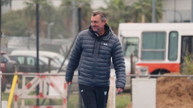 Bajo las órdenes del head coach