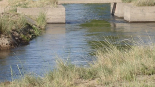 Una niña de dos años murió ahogada al caer a un canal de riego