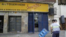 La balacera contra el frente del supermercado cuyos dueños son ciudadanos chinos en la zona de Zeballos y Pueyrredón. La balacera contra el frente del supermercado cuyos dueños son ciudadanos chinos en la zona de Zeballos y Pueyrredón.