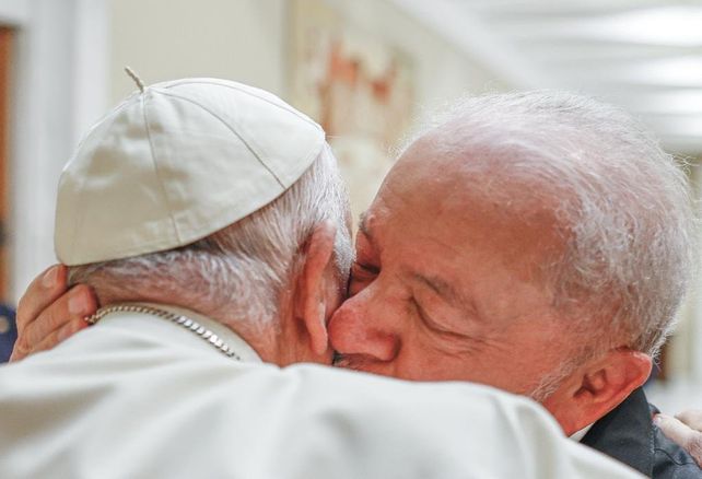 El Papa recibió a Lula en el Vaticano y hablaron de la paz en el mundo