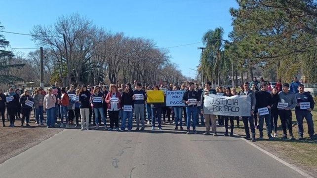 Vecinos de Sancti Spiritu organizaron una marcha para reclamar justicia por el asesinato de Franco Demarchi.