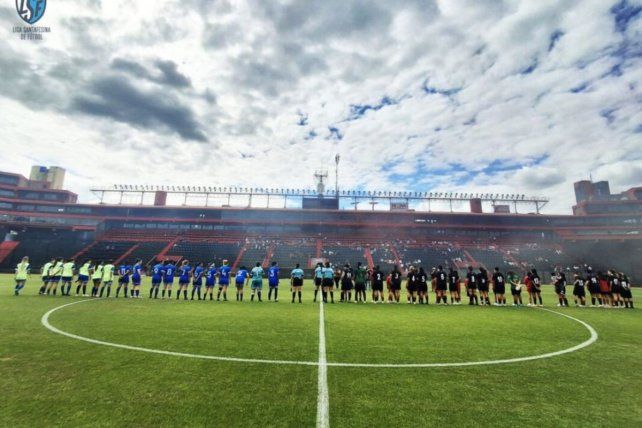 Unión y Colón, firmes en la punta del Clausura Narela Gómez