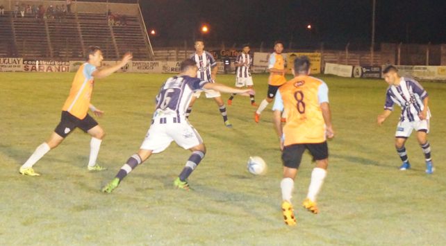 Con esta victoria Belgrano alcanzó a Colegiales en la cima de las posiciones.