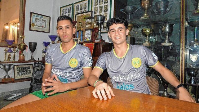 Imanol Abramovich y Conrado Peloso forman parte del equipo masculino de Regatas de Santa Fe.