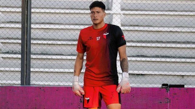 Tomás Paredes crece y asoma como el segundo arquero de Colón