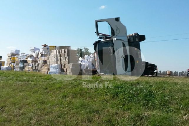 Un camión volcó sobre la ruta nacional 11 en Margarita