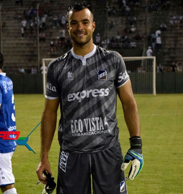 El uno. El Chino Romero es el arquero que pidió el técnico Oscar Santángelo.