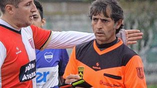 Gustavo Vigistain es el árbitro agredido en Bella Italia, y por el cual se suspendió toda la actividad en la Liga Rafaelina de Fútbol.
