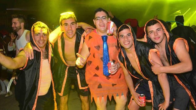 Paraná vivió su noche disfrazada junto a miles de visitantes de todo el país