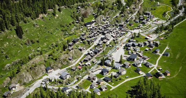 Blatten, antes de la avalancha.
