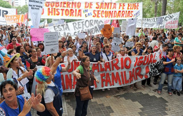 acciones. El gremio docente suele exteriorizar en la calle sus reclamos. (Foto: C. Mutti Lovera)