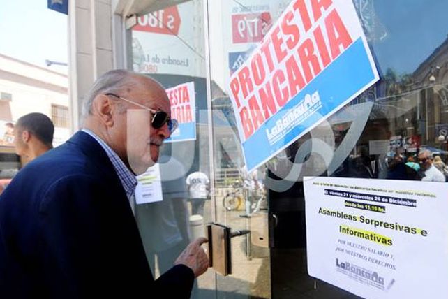 Por una jornada de protesta bancaria la atención será hasta las 11.15
