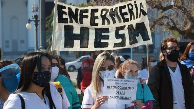 Imágenes de la movilización de trabajadores de Sanidad en Paraná y Concordia