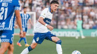 Colón quiere sumar a Alan Sosa, en tanto que Gimnasia pretende más dinero por el préstamo.