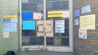 Padres alertan sobre condiciones peligrosas en una escuela de Paraná