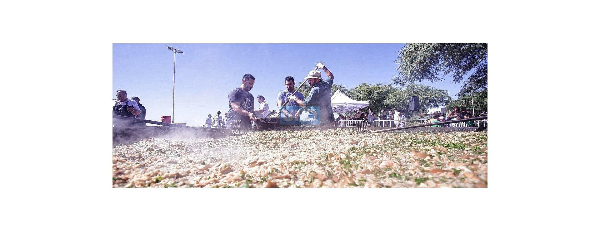 La Gran Paella Paraná del club Tilcara llenó de aromas la zona del Patito Sirirí