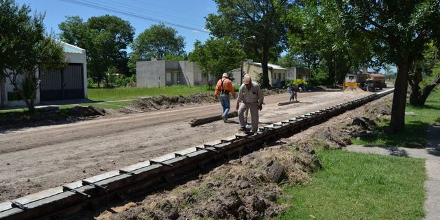 {altText(obras-publicas-1266×633,Más de 100 localidades pidieron usar el fondo de obras para pagar sueldos)}