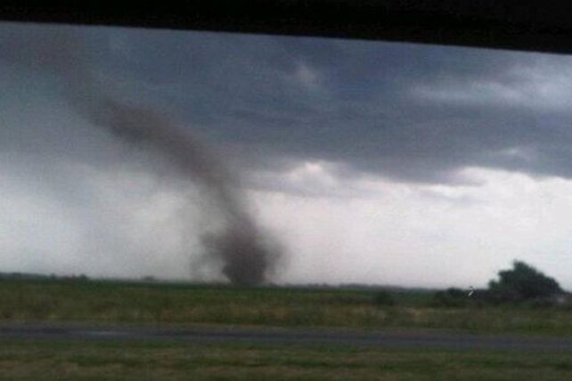 Con una térmica de 40 grados, se registró un tornado en San Lorenzo
