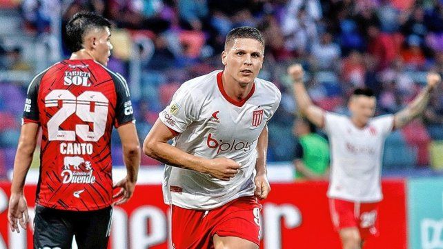 Carrillo marcó el único gol del partido para Estudiantes.