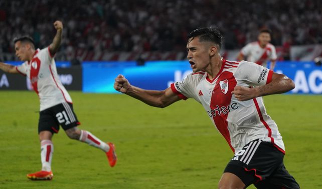 Solari marcó el transitorio empate de River ante Estudiantes en Córdoba.