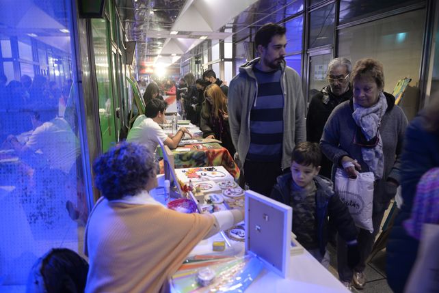 Identidad. Durante la noche de las peatonales se pudo ver el intento del municipio por potenciar un perfil único para cada galería