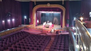 Durante un BCR en el territorio, la Cámara Arbitral de Cereales (CAC) se mudó al histórico y bellísimo Teatro Cervantes de El Trébol para debatir y fijar el precio pizarra de cereales del día.&nbsp;