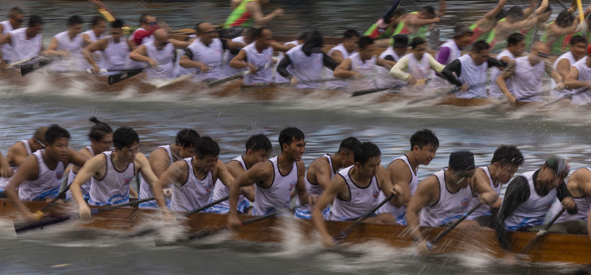 Deportistas remeros participan en la carrera anual de botes dragón para celebrar el festival Tuen Ng en Hong Kong, el jueves 22 de junio de 2023. (Foto AP/Louise Delmotte) Deportistas remeros participan en la carrera anual de botes dragón para celebrar el festival Tuen Ng en Hong Kong, el jueves 22 de junio de 2023. (Foto AP/Louise Delmotte)