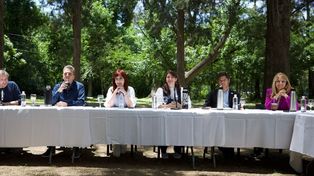 Unidad del PJ. Máximo Kirchner, Sergio Massa, Cristina Fernández de Kirchner, Mariel Fernández, Axel Kicillof y Verónica Magario.