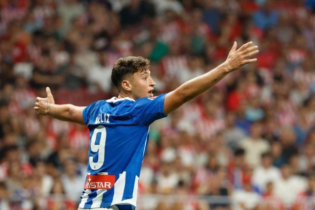 Alejo Veliz tiene contrato con Tottenham y en Central aspiran que desde el club inglés quieran cederlo.