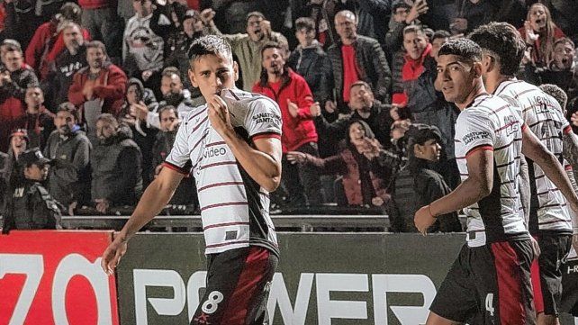 Colón, a contramano de lo que mejor hace en la Primera Nacional