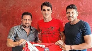 Federico Redondo, hijo de Fernando, firmó su primer contrato con Argentinos Juniors.&nbsp;
