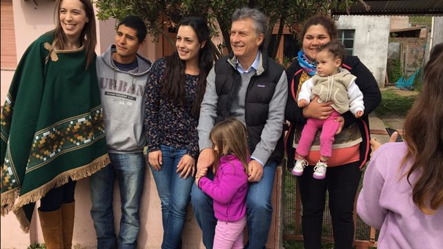 Junto a Antonia, Mauricio Macri encabezó un nuevo timbreo de Cambiemos