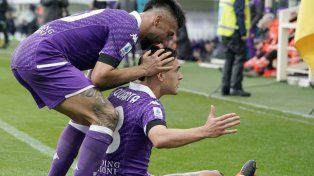 Fiorentina aplastó a Frozinone con goles de Martínez Quarta y Nico González