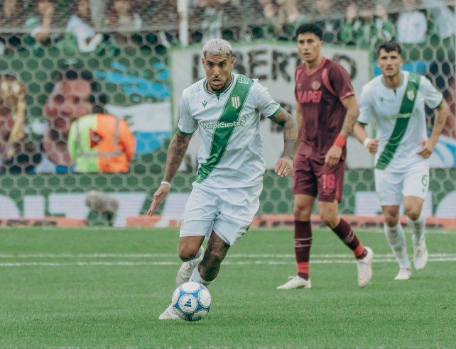 Banfield y Lanús empataron 1-1. Balboa marcó para el Taladro.