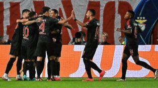 El Benfica de los argentinos superó a Estrella Roja en el debut