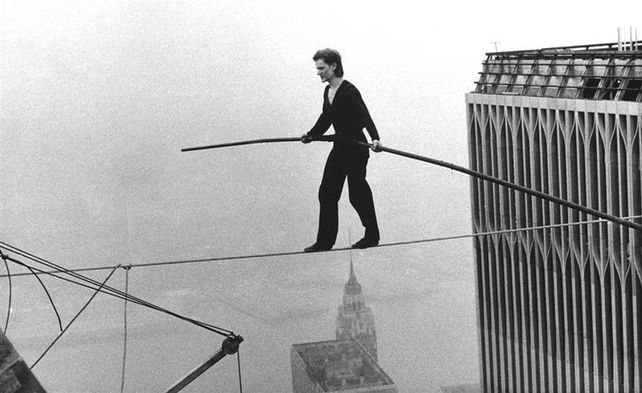La hazaña. Philippe Petit camina por una cuerda entre las Torres Gemelas