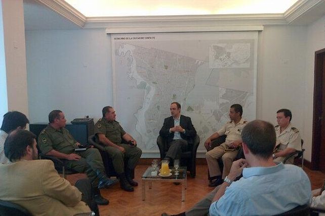 El intendente reconoció el trabajo de Gendarmería y Prefectura