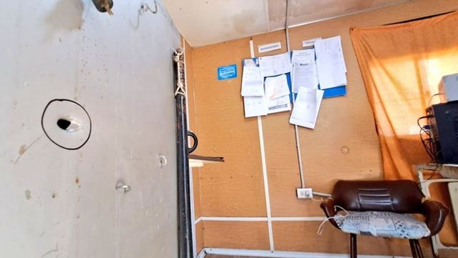 Al escapar los pistoleros efectuaron varios disparos contra el destacamento policial ubicado en la Guardia del Hospital Provincial. 