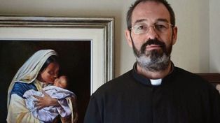 Sacerdote argentino regresó a su parroquia en la ciudad de Bagdad
