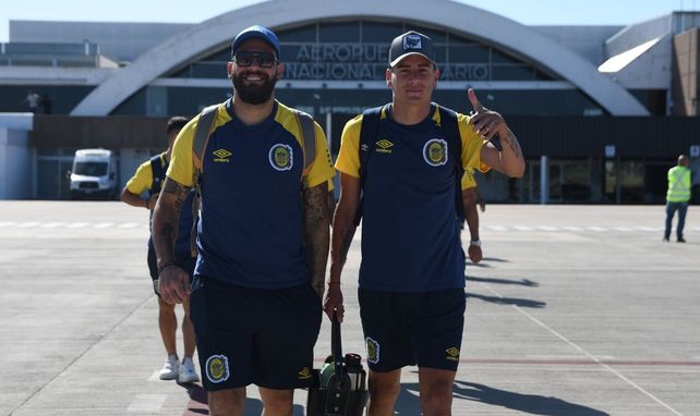 Jorge Broun y Mauricio Martínez en uno de los viajes del canalla desde el aeropuerto de Fisherton.