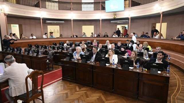 La Cámara de Diputados sancionó el códogo fiscal y la Ley que transforma 28 juntas de gobierno en 22 comunas. El expediente de juicio politico a la sesión de la tarde&nbsp;