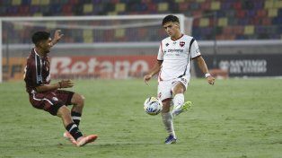 Jerónimo Russo tiene la virtud de ser un futbolista polifuncional. En los últimos tres partidos de Newells fue titular y colaboró con asistencias.