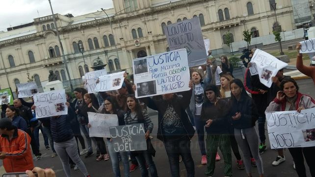 Movilización y muestras de dolor por el crimen de Joel Micle Damonte