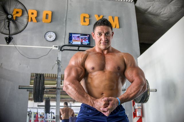 Se mueve. Hernán Chiardola entrena todos los días en el Pro Gym y cuando se aproxima una competencia lo hace en doble turno con una dieta estricta para lograr su mejor forma.