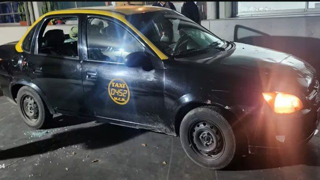 Asaltaron a un taxista en barrio Yapeyú: lo atacaron con cuchillos y le robaron la recaudación tras una feroz resistencia Asaltaron a un taxista en barrio Yapeyú: lo atacaron con cuchillos y le robaron la recaudación tras una feroz resistencia