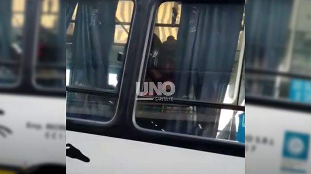Un colectivero y un cadete a las piñas en pleno centro