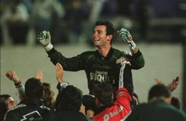 Jos&eacute; Burtovoy fue el h&eacute;roe de la clasificaci&oacute;n de Col&oacute;n en Paraguay.