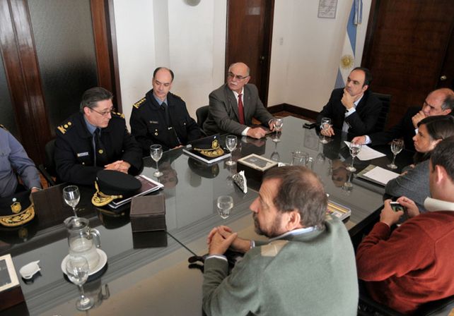 Autos quemados: el intendente pidió colaboración para dar con los autores de los incendios