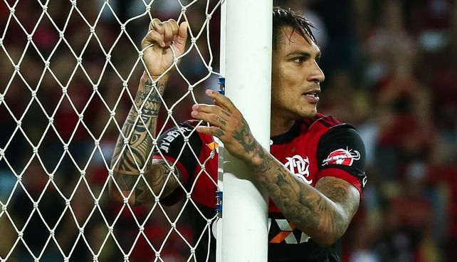 Siguen las malas para Paolo Guerrero: Flamengo suspendió su contrato