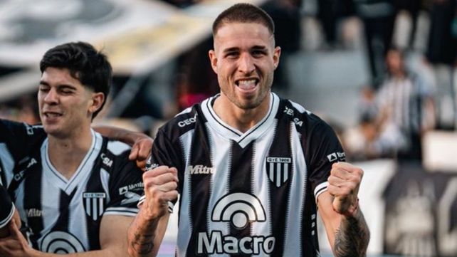 Agustín Módica celebra su gol contra Central Córdoba en el debut en el Clausura.